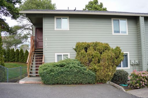 Beaverton 2Bdr: Wood-burning Fireplace, W/D, & Parking! – photo 1