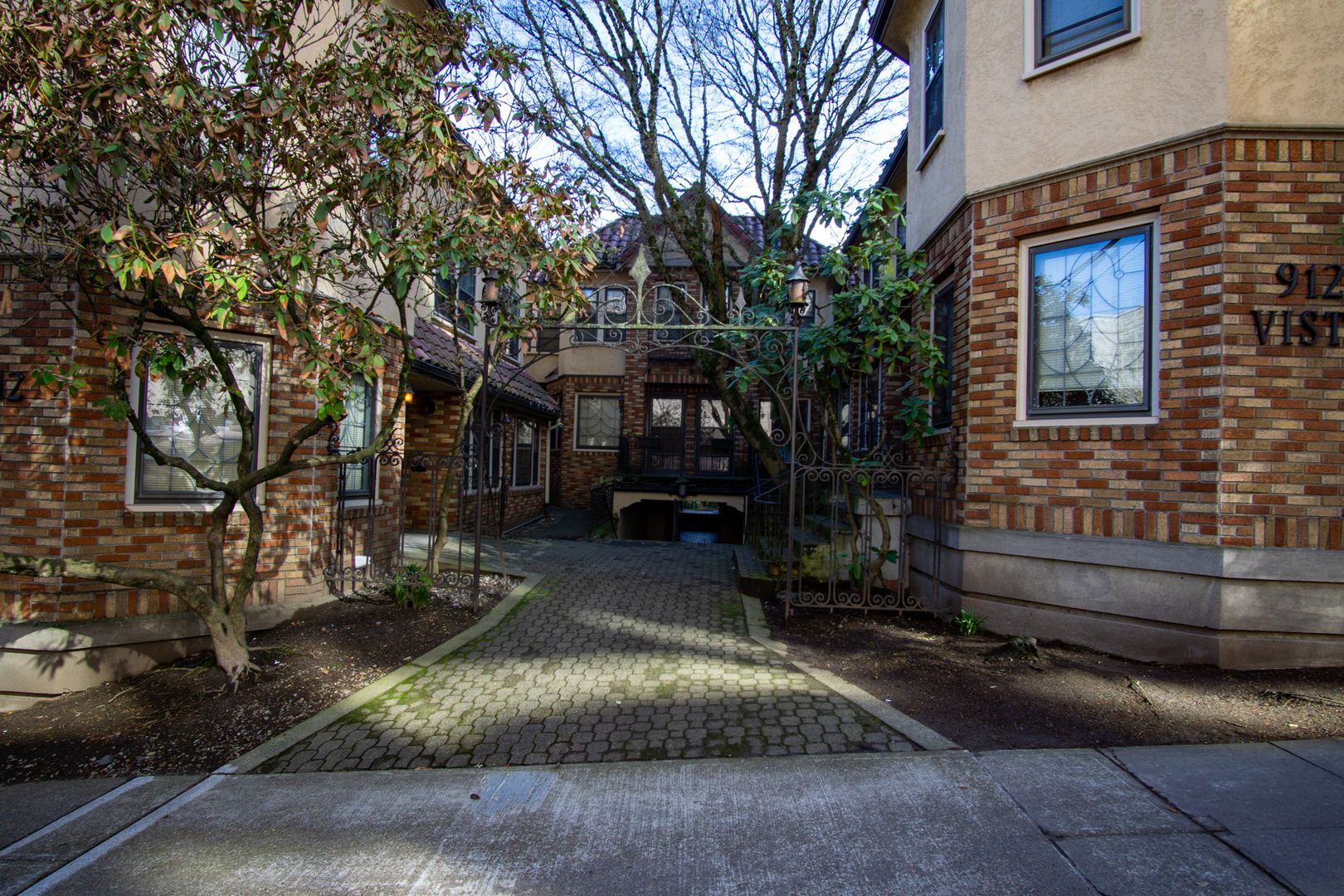 Portland Apartment: 912 SW Vista Ave #204