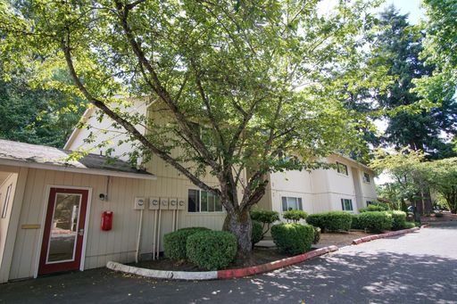 GREAT SPECIALS! Bright Top Floor Corner 1Bdr w /Creekside Balcony! – photo 1