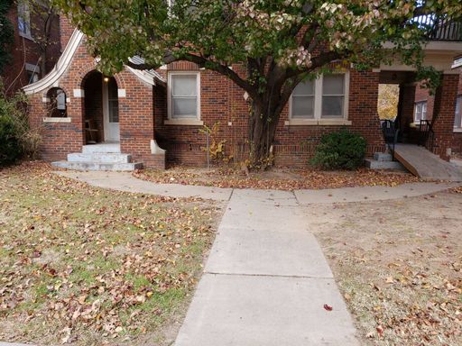 Cute Home in Historic Gatewood District!!! – photo 1