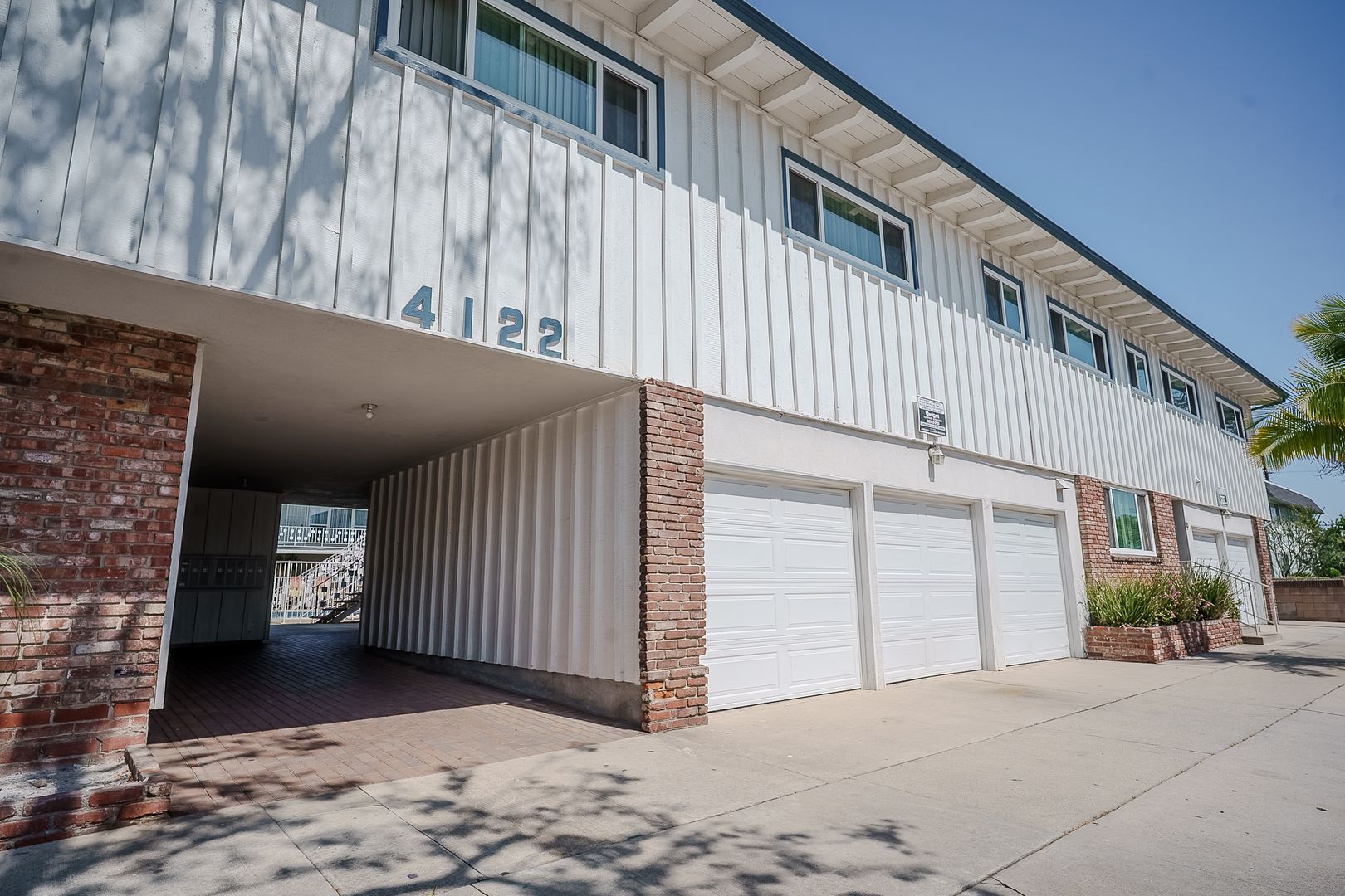 Lakewood Apartment: 4122 Deeboyar Ave