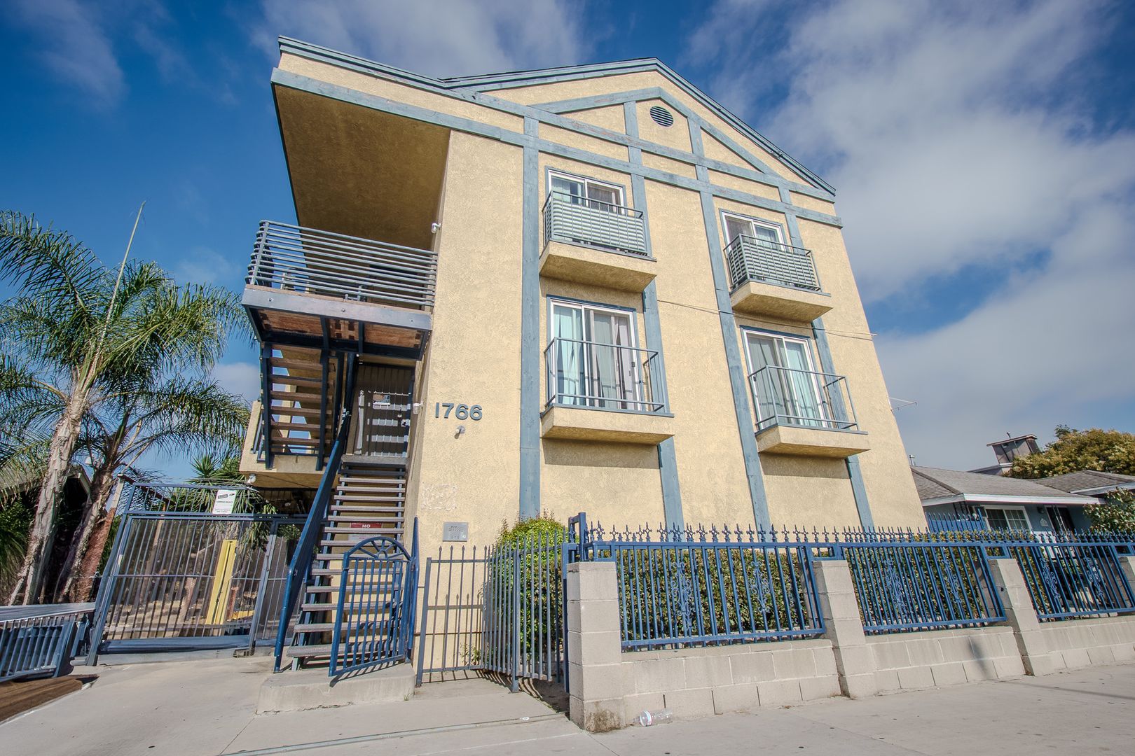Long Beach Apartment: 1766 Cherry Ave.