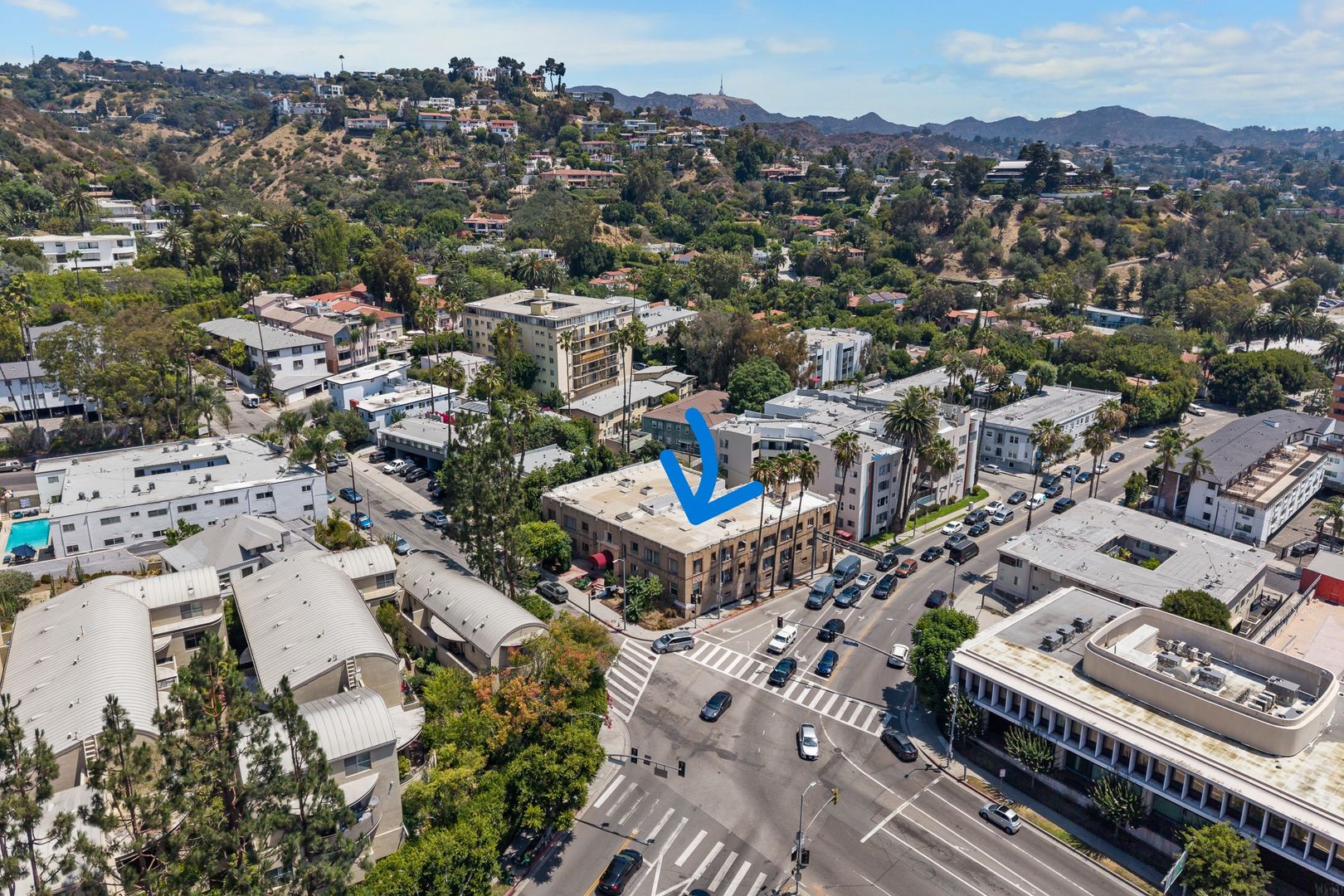 Los Angeles Apartment: 1800 North La Brea Ave