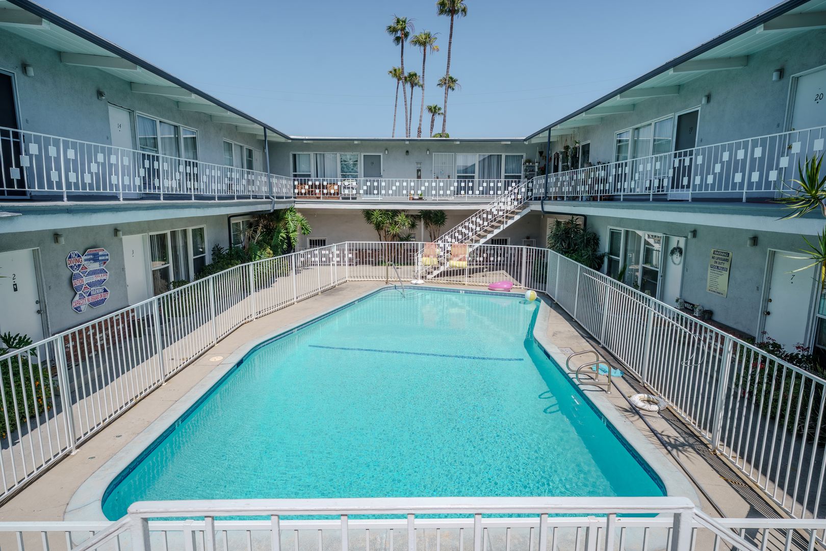 Lakewood Apartment: 4122 Deeboyar Ave