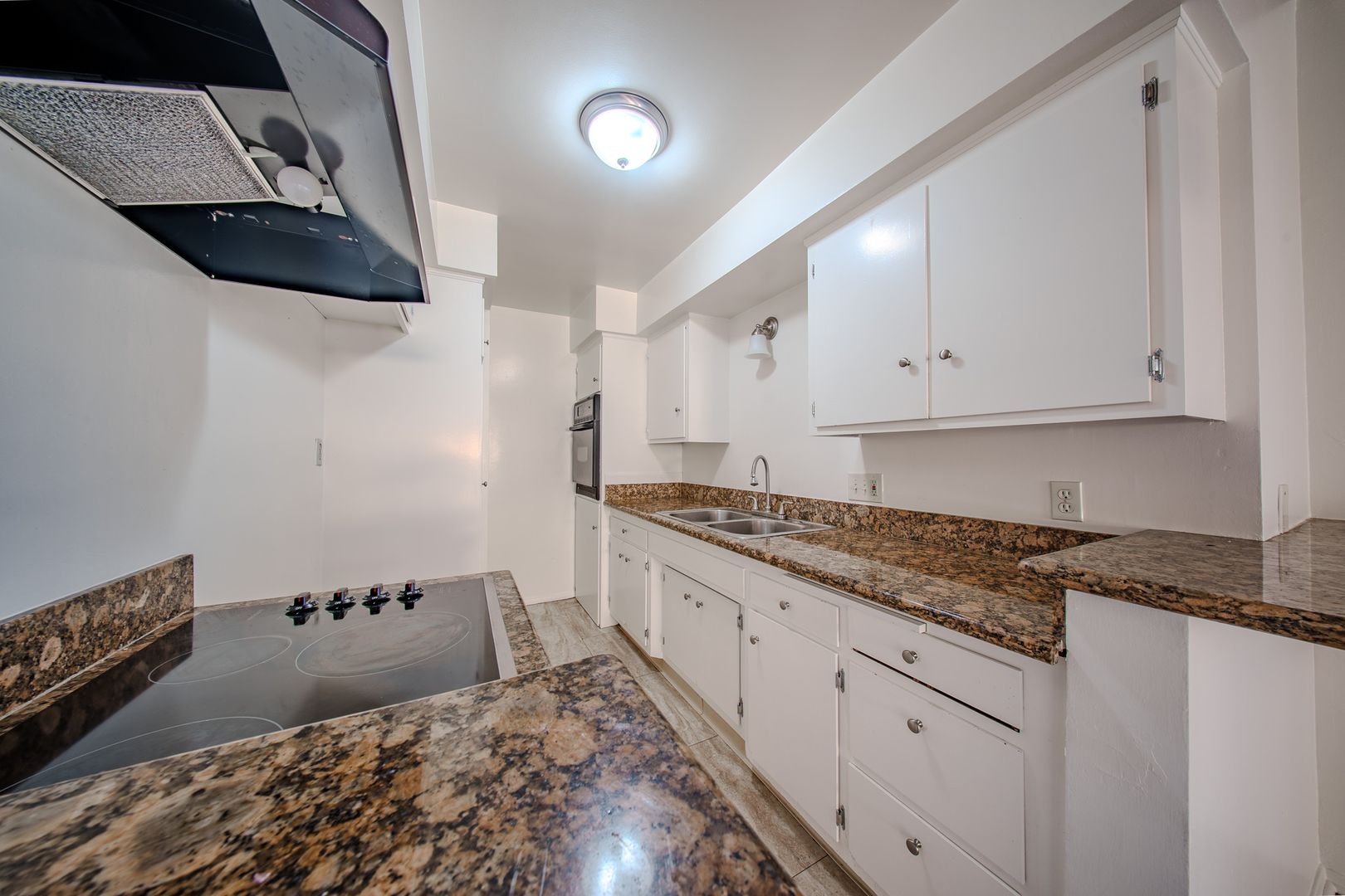 Lakewood Apartment: 4122 Deeboyar Ave