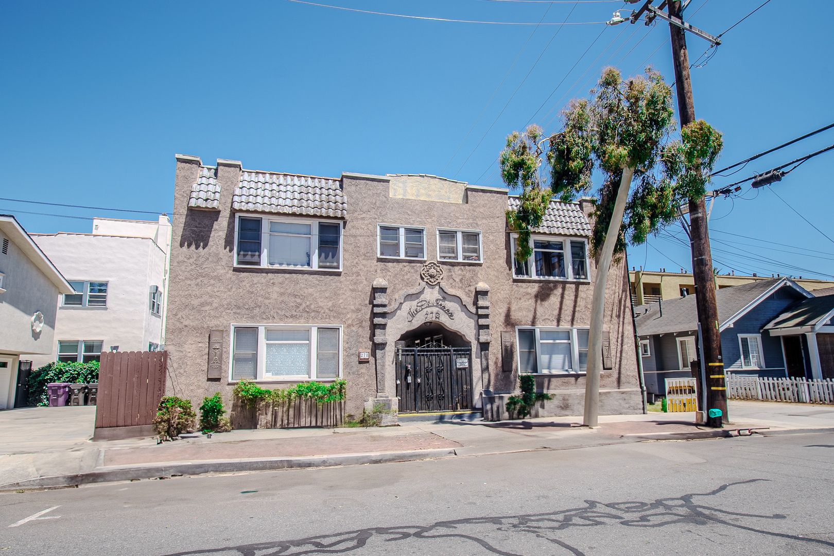 Long Beach Apartment: 278 Falcon Ave.