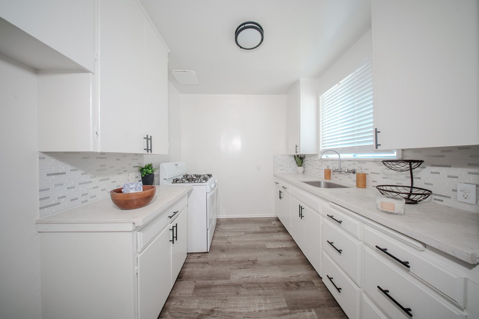 Long Beach Apartment: 801-931 E. 46th Street