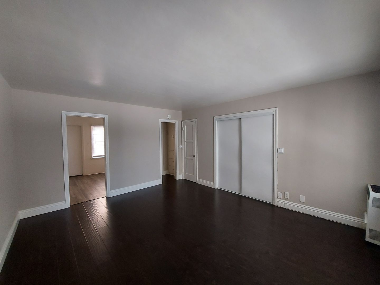 Long Beach Apartment: 32 Esperanza Ave.