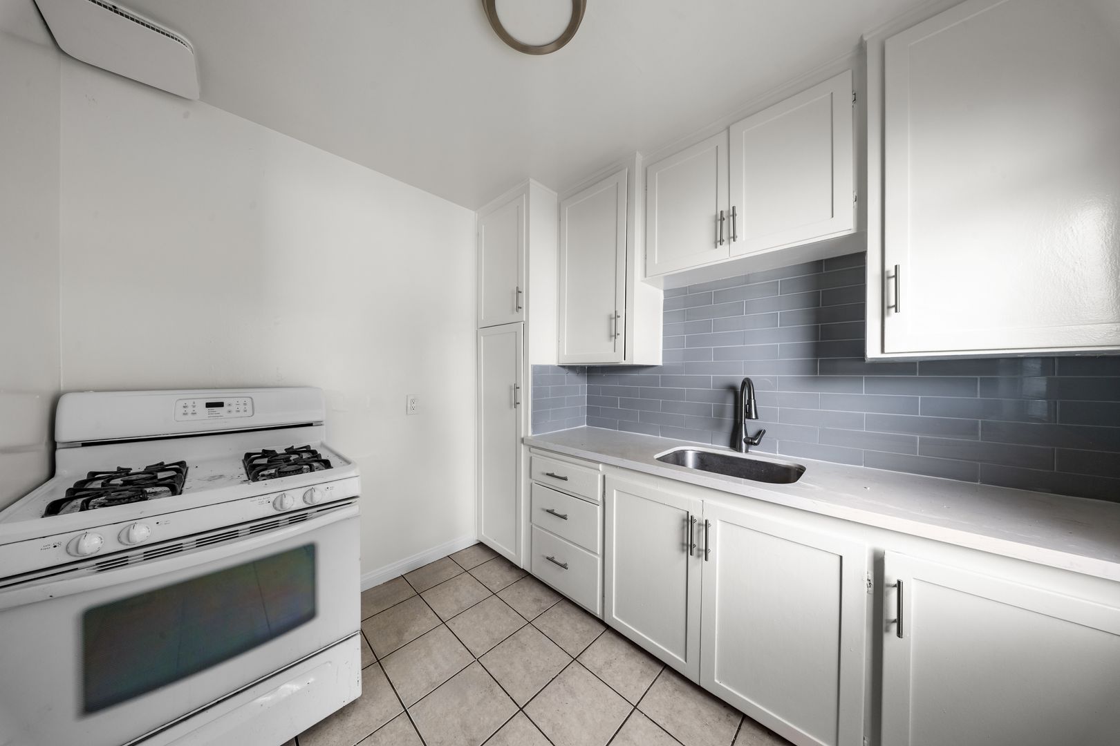 Long Beach Apartment: 1818 E. 5th St.