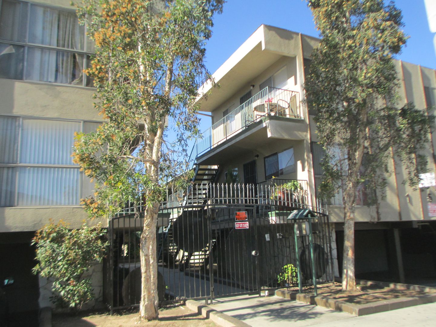 Long Beach Apartment: 1529-1531 Junipero Ave.