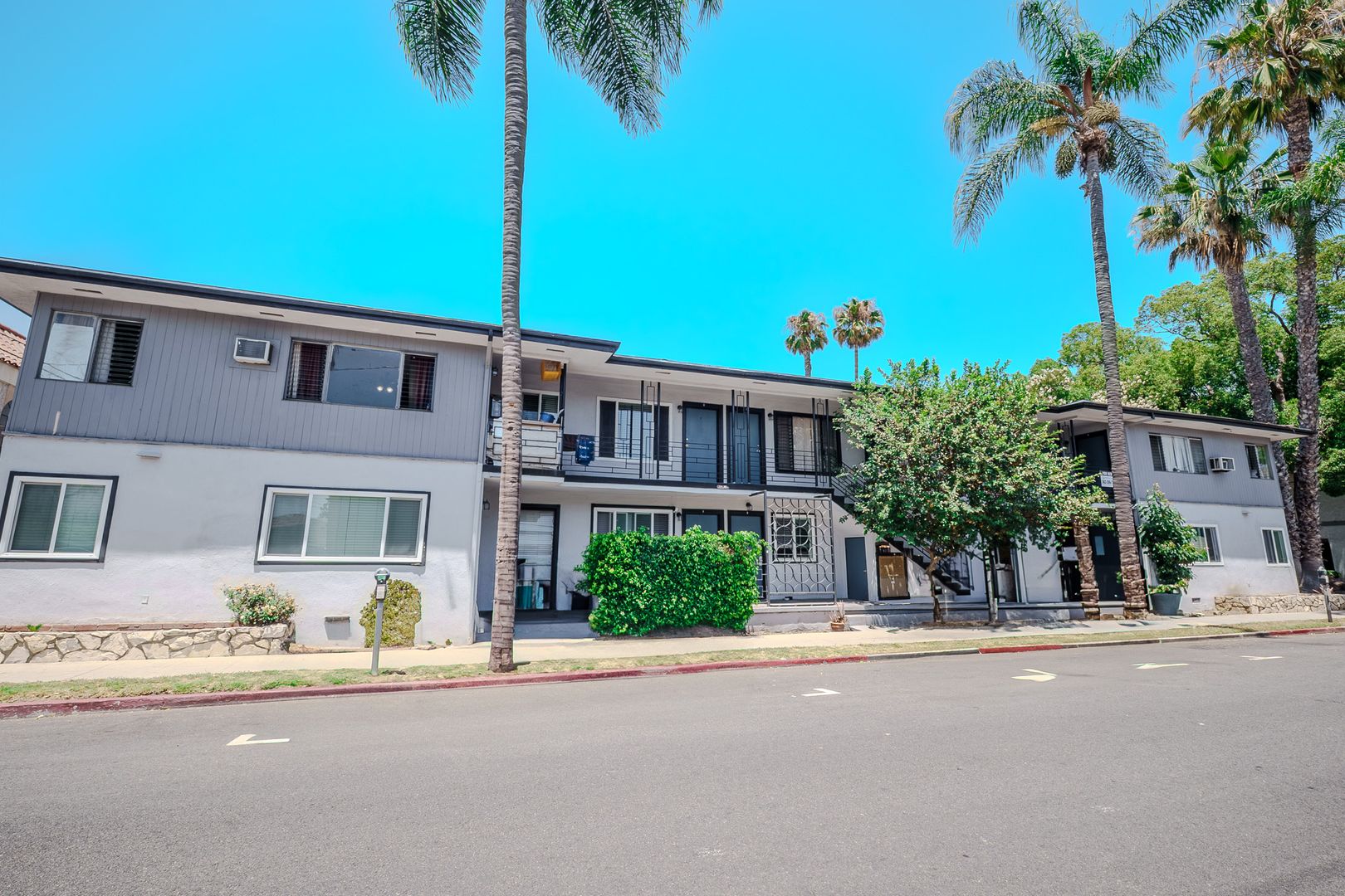 Santa Ana Apartment: 405 W 10th St