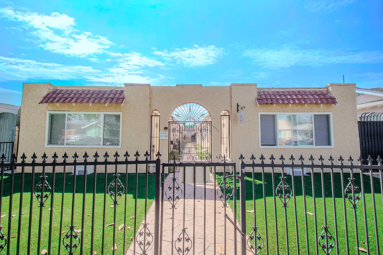 Long Beach Apartment: 1335 Junipero Ave