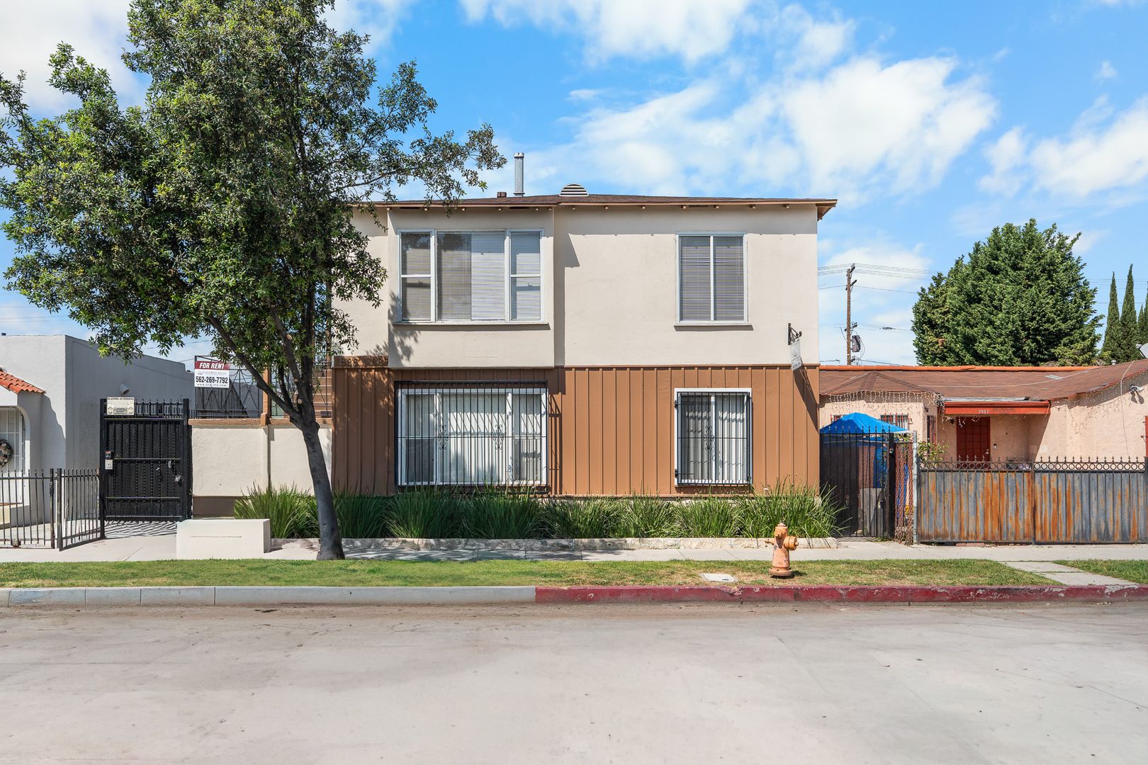 Long Beach Apartment: 1887 Locust Ave