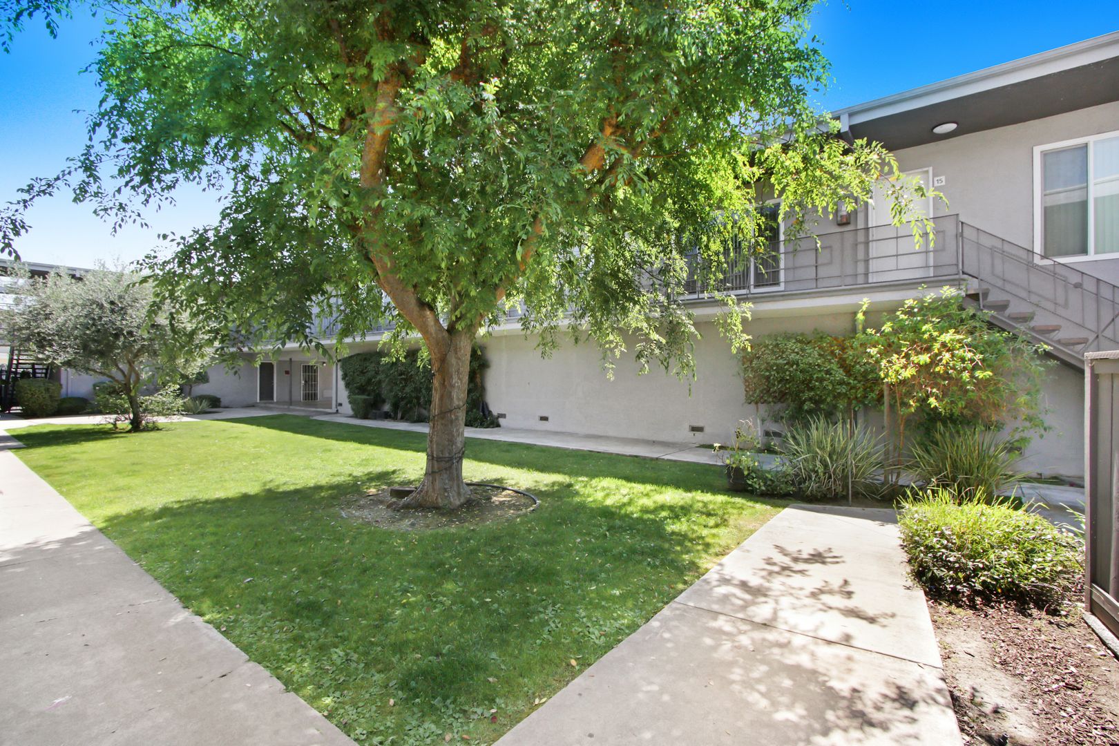 Anaheim Apartment: 922 Park Circle