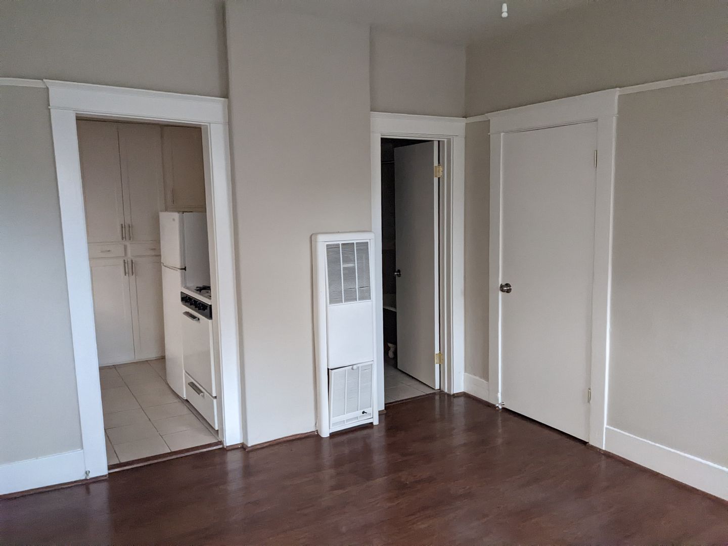Long Beach Apartment: 57 Linden Ave