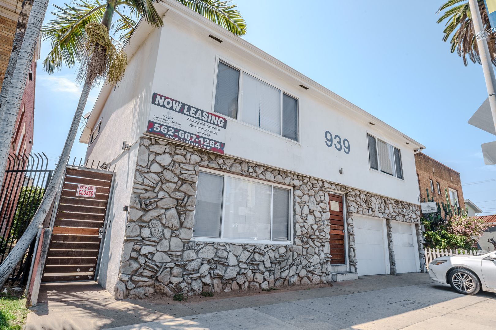 Long Beach Apartment: 939 Pacific Ave