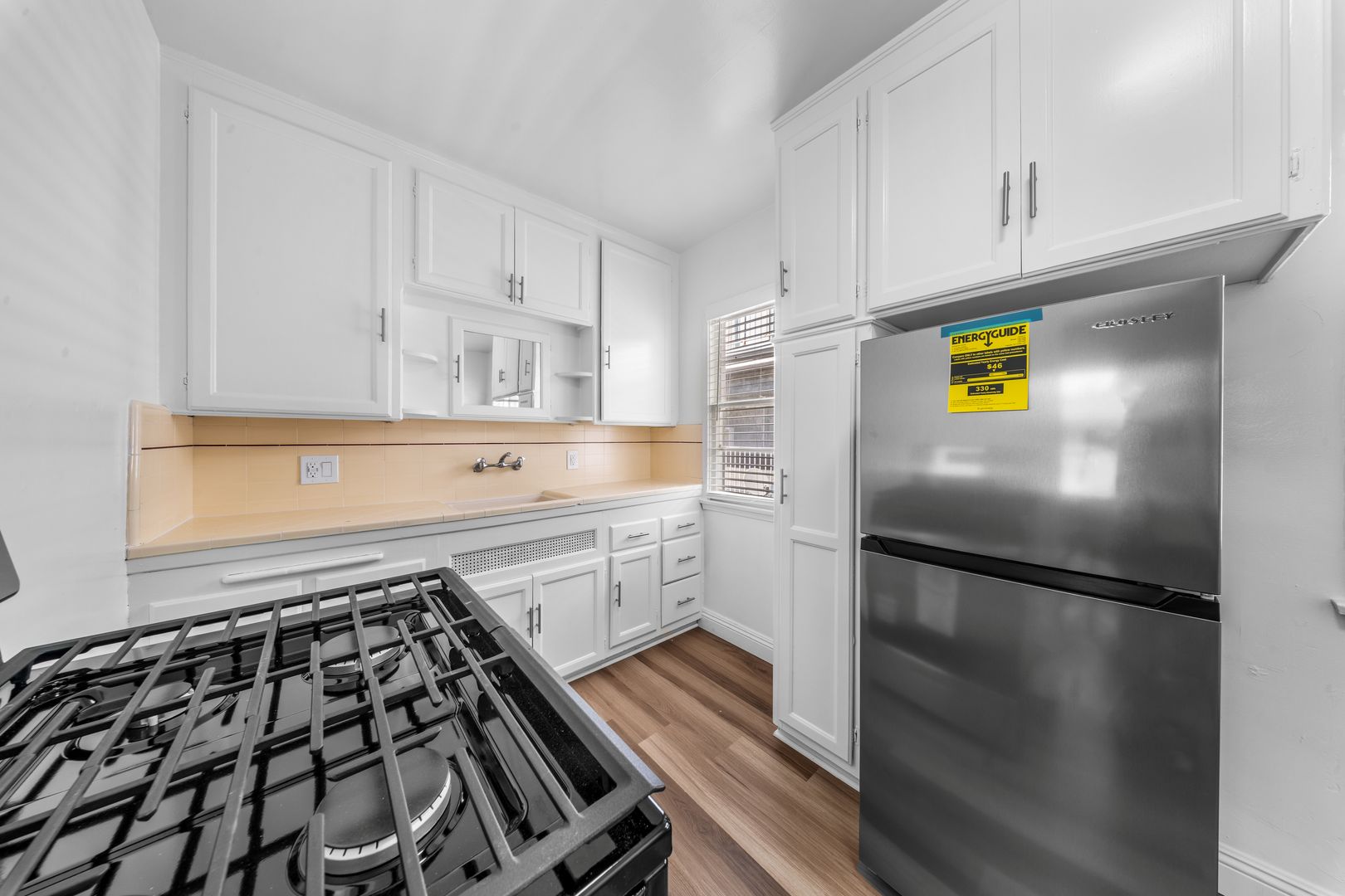 Long Beach Apartment: 4115 E 1st St.