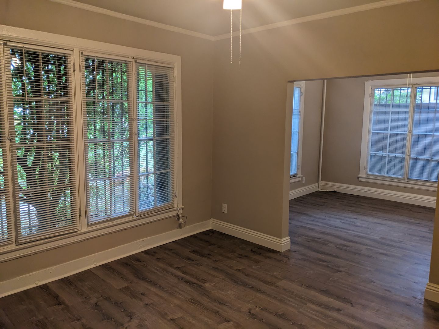 Los Angeles Apartment: 1800 North La Brea Ave