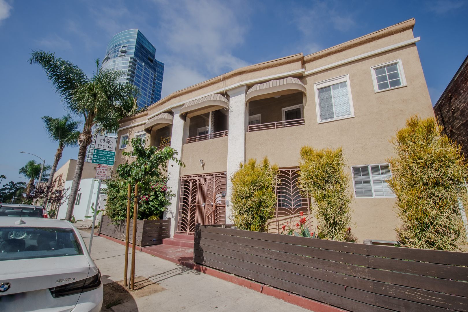 Long Beach Apartment: 73 Alamitos Ave.