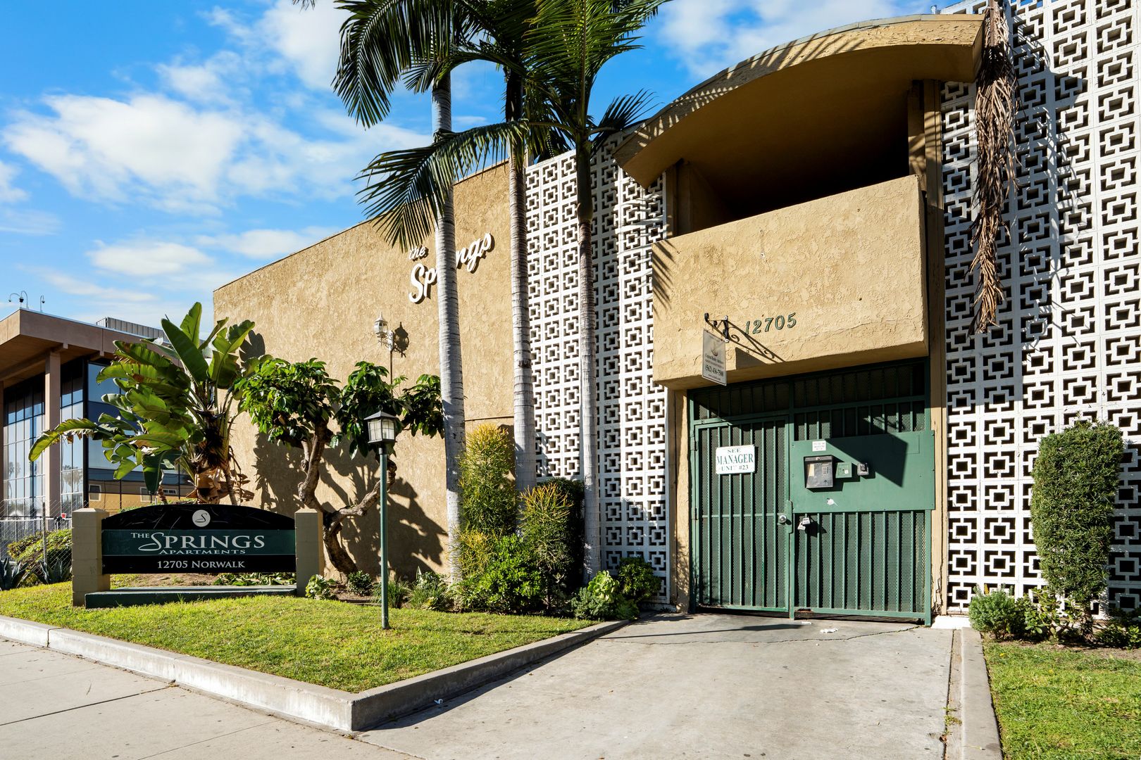 Norwalk Apartment: 12705 Norwalk Blvd