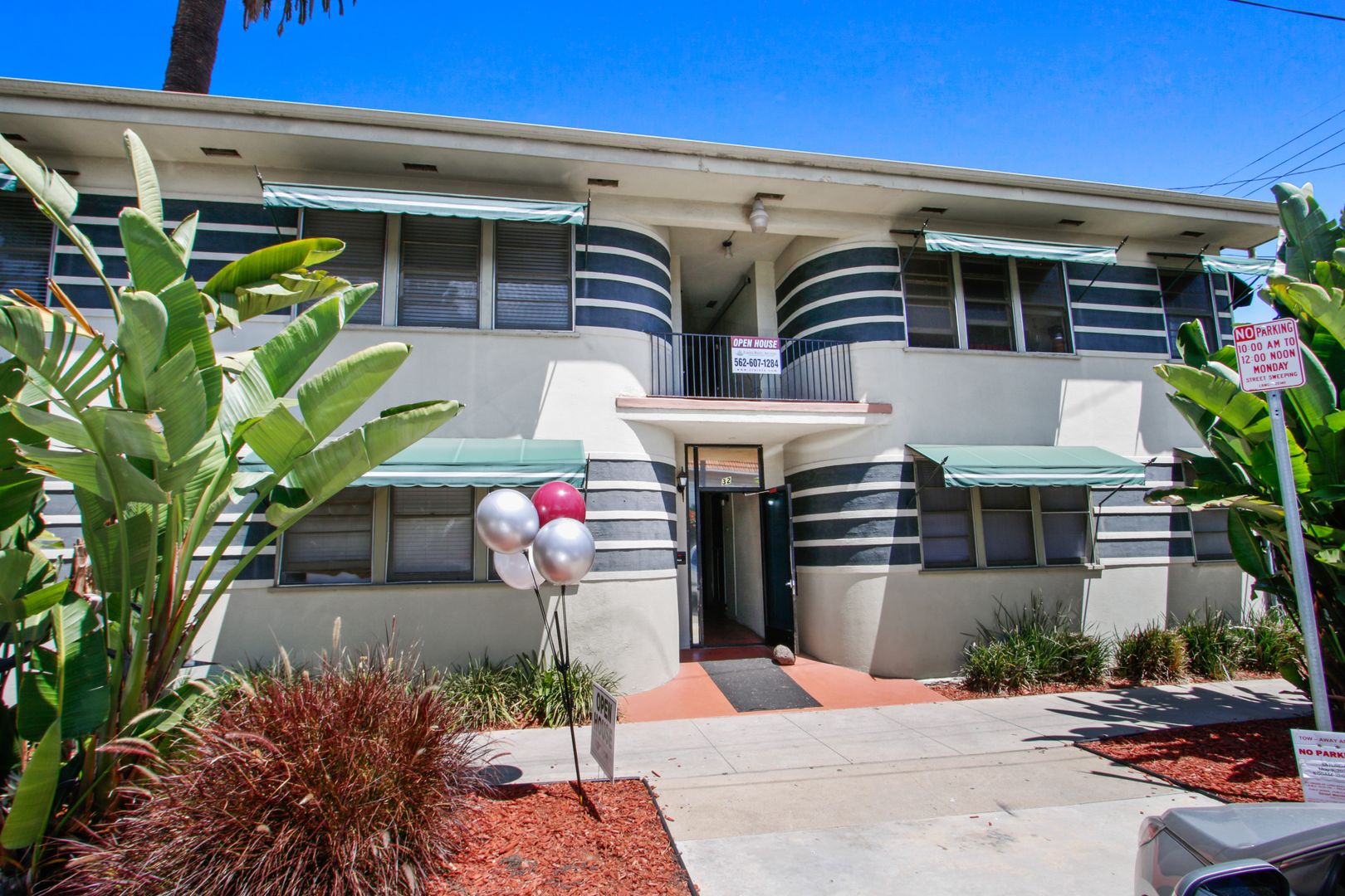 Long Beach Apartment: 32 Esperanza Ave.