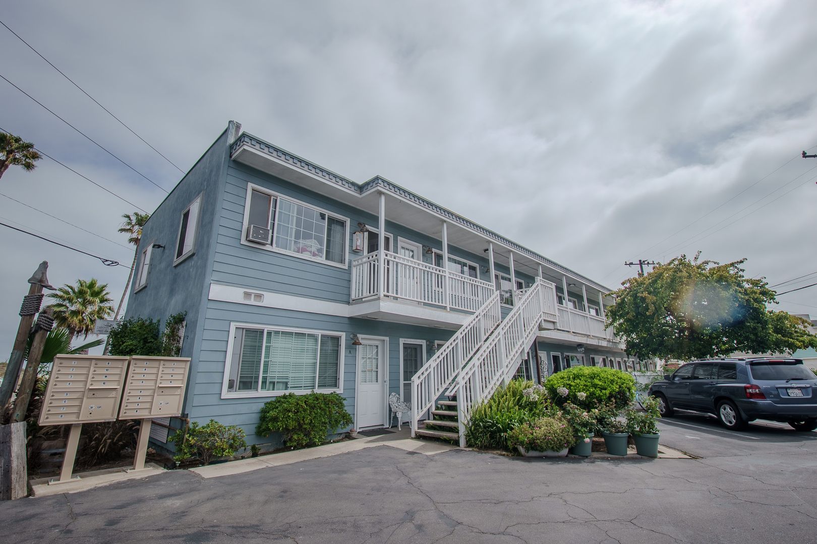 Seal Beach Apartment: 257-259 Seal Beach Blvd