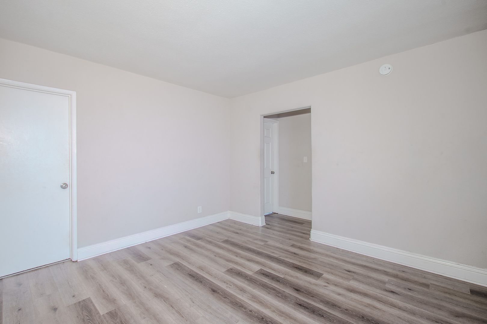 Long Beach Apartment: 1131-1135 E. 4th St.