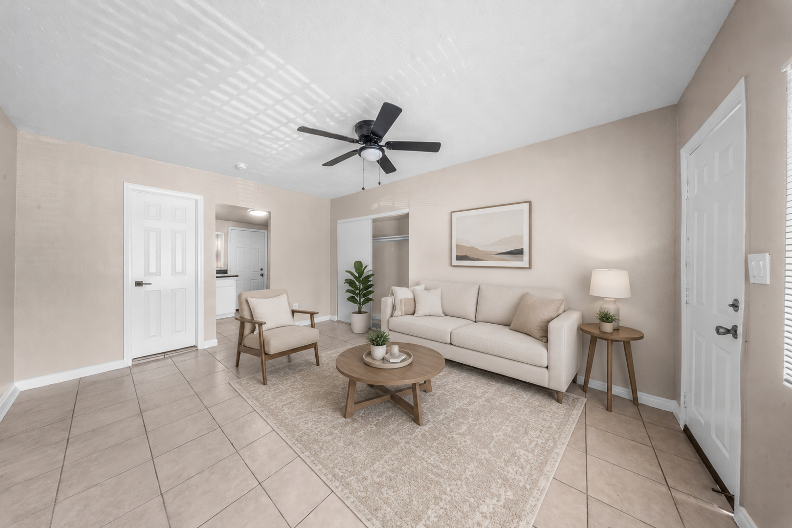 Signal Hill Apartment: 2241 E 19th St