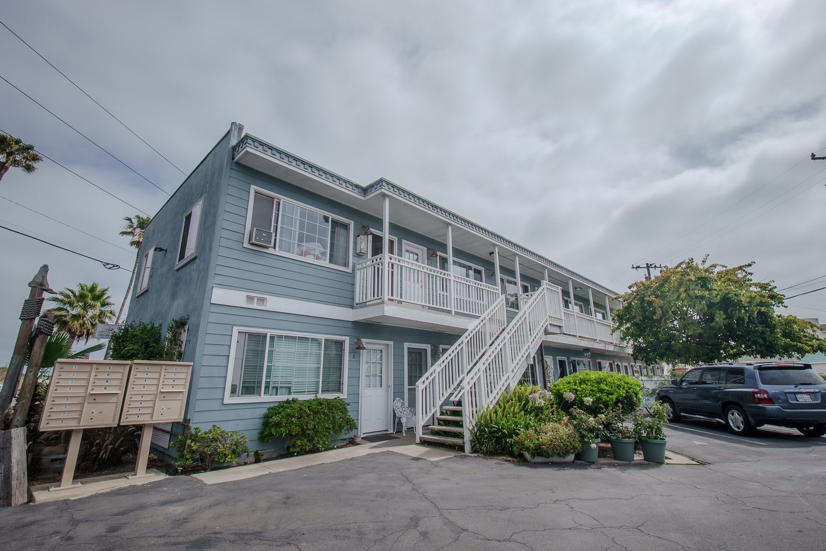 Seal Beach Apartment: 257-259 Seal Beach Blvd