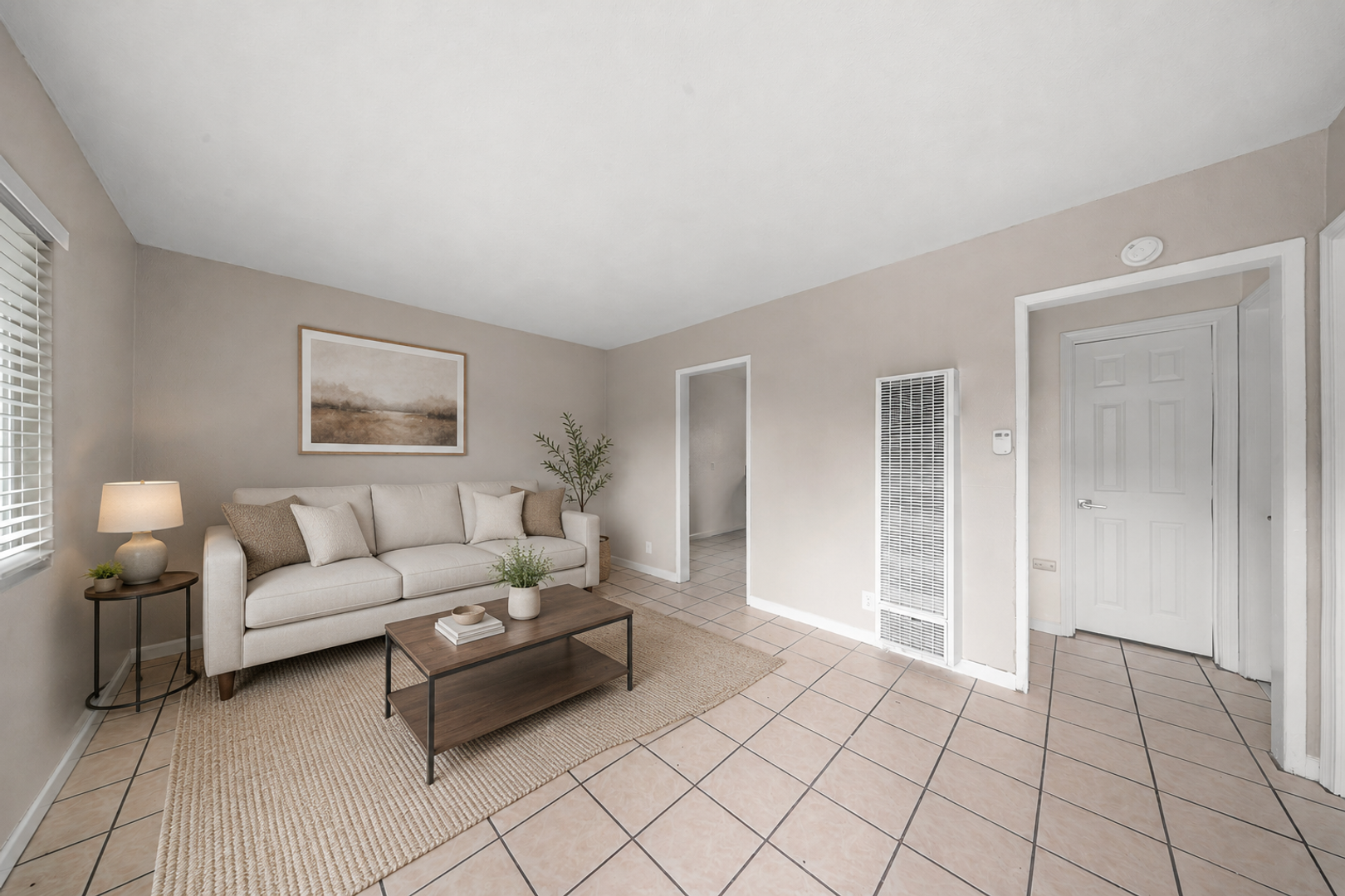 Long Beach Apartment: 1370 Gaviota Ave.