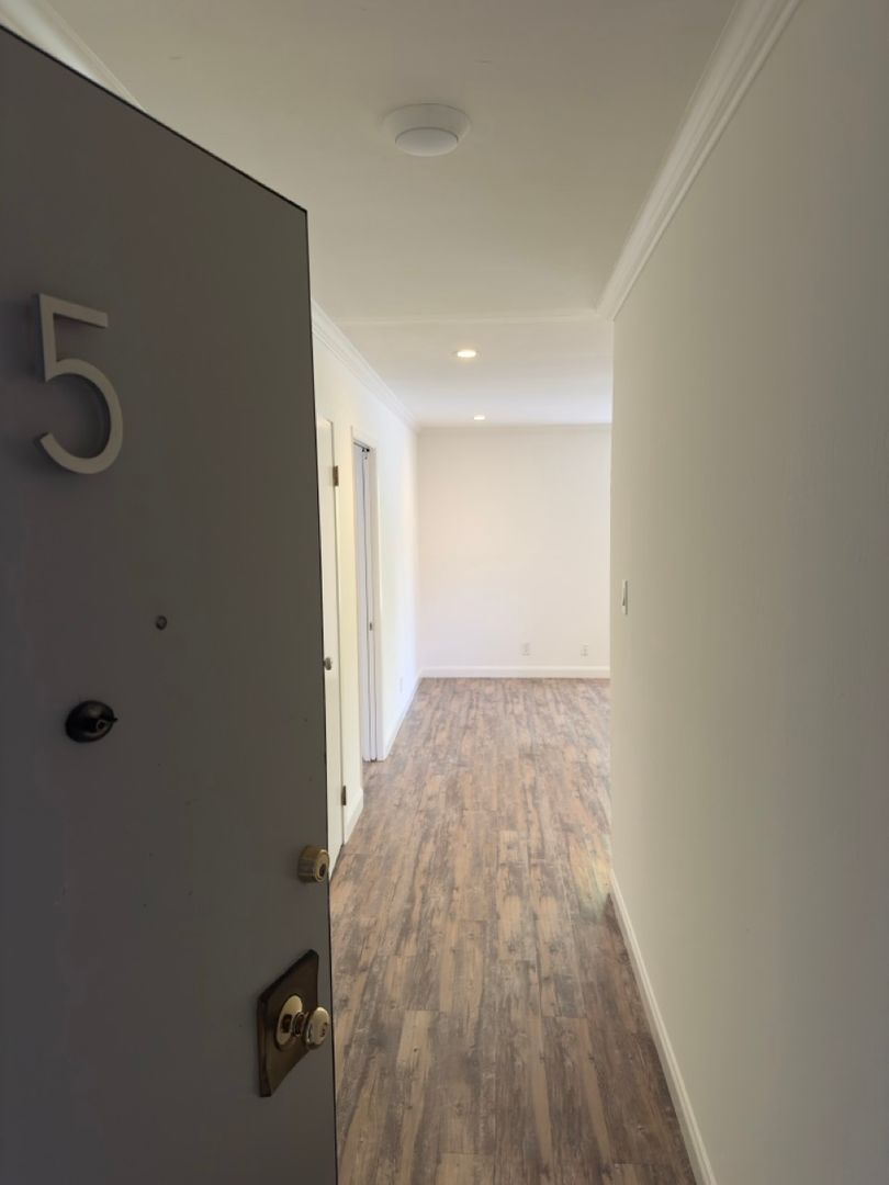 San Carlos Apartment: 565 Chestnut Street