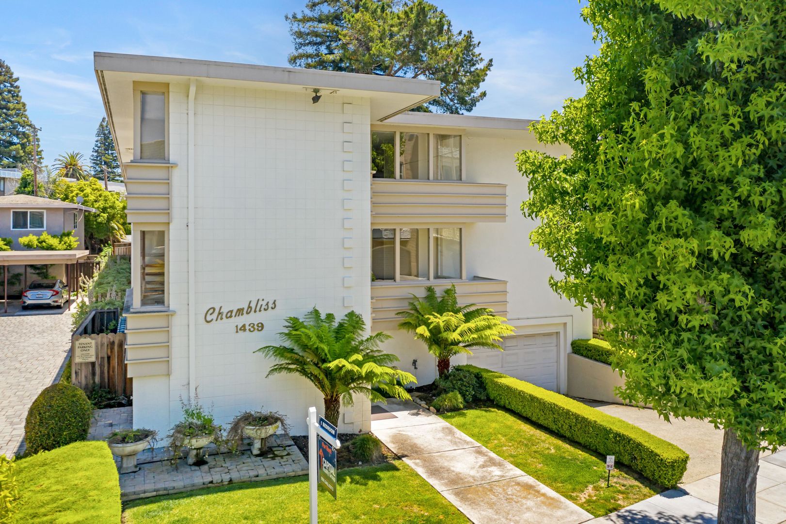Burlingame Apartment: 1439 Floribunda Av.