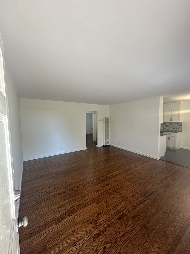 Redwood City Apartment: 1205 Allerton St.
