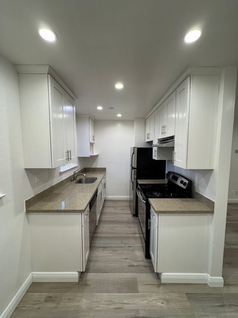 San Bruno Apartment: 520 San Antonio Avenue