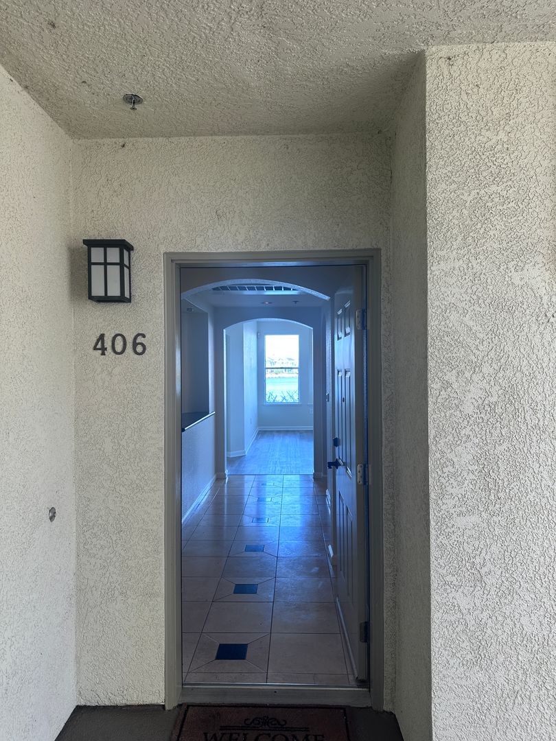 Redwood City House: 400 Baltic Cir