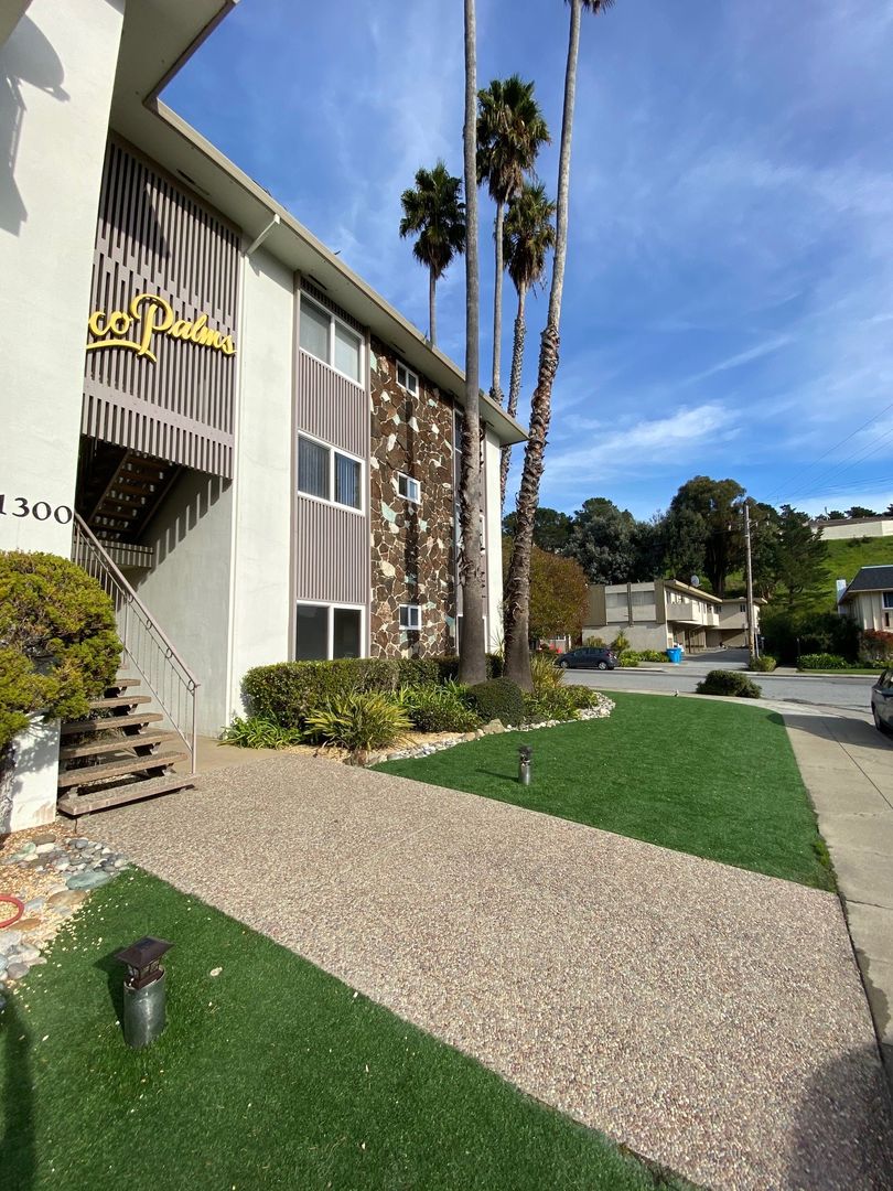 Leu - 1300 Palos Verdes Dr.