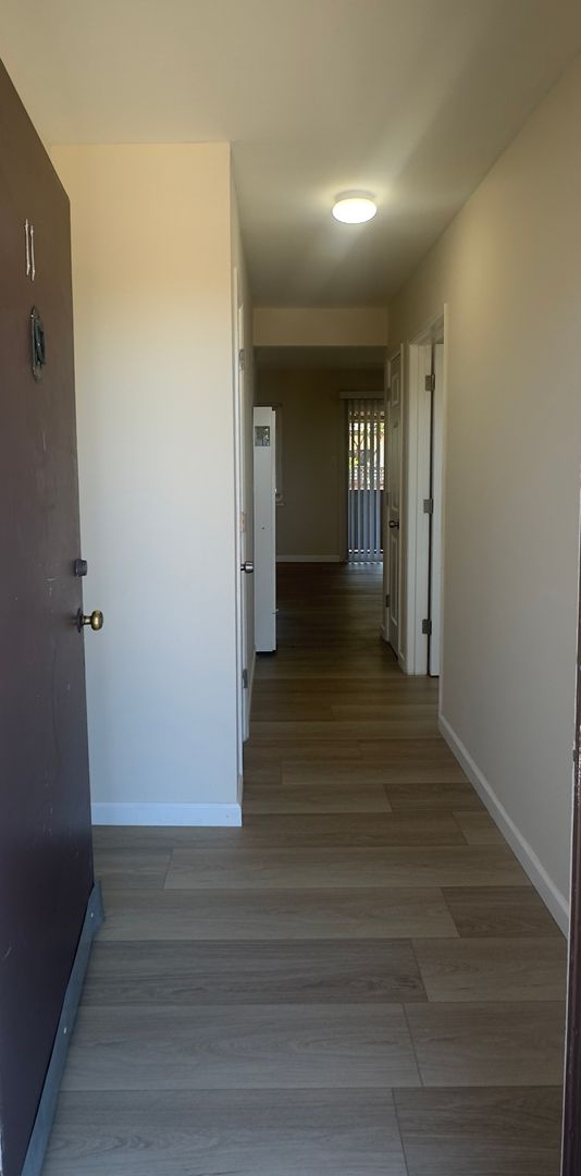 Burlingame Apartment: 1427 El Camino Rl.