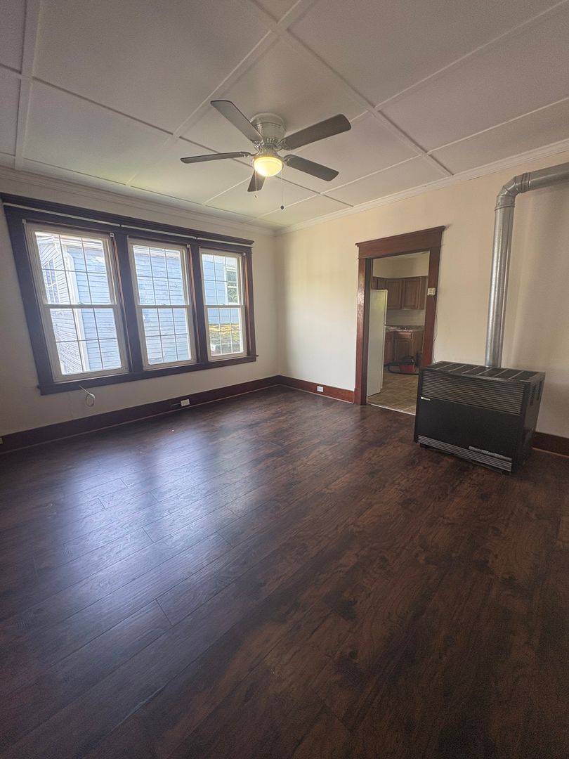 Cohoes Apartment: 124 Columbia St