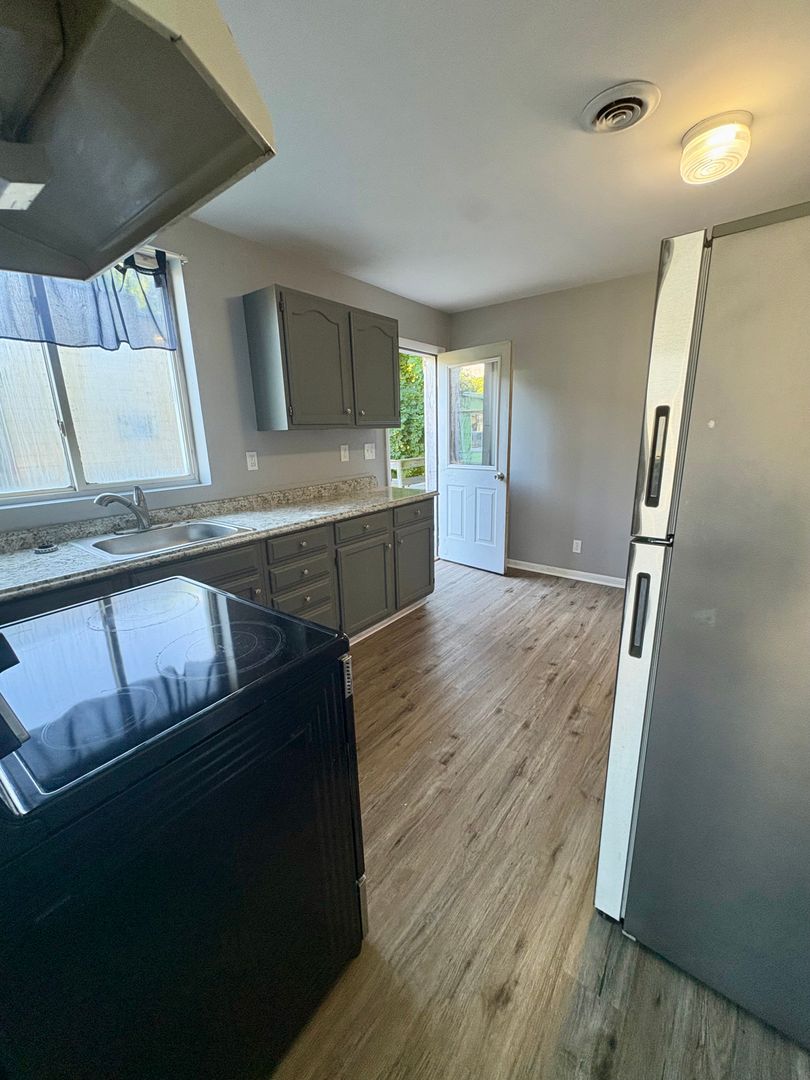 Troy Apartment: 155 6th Ave