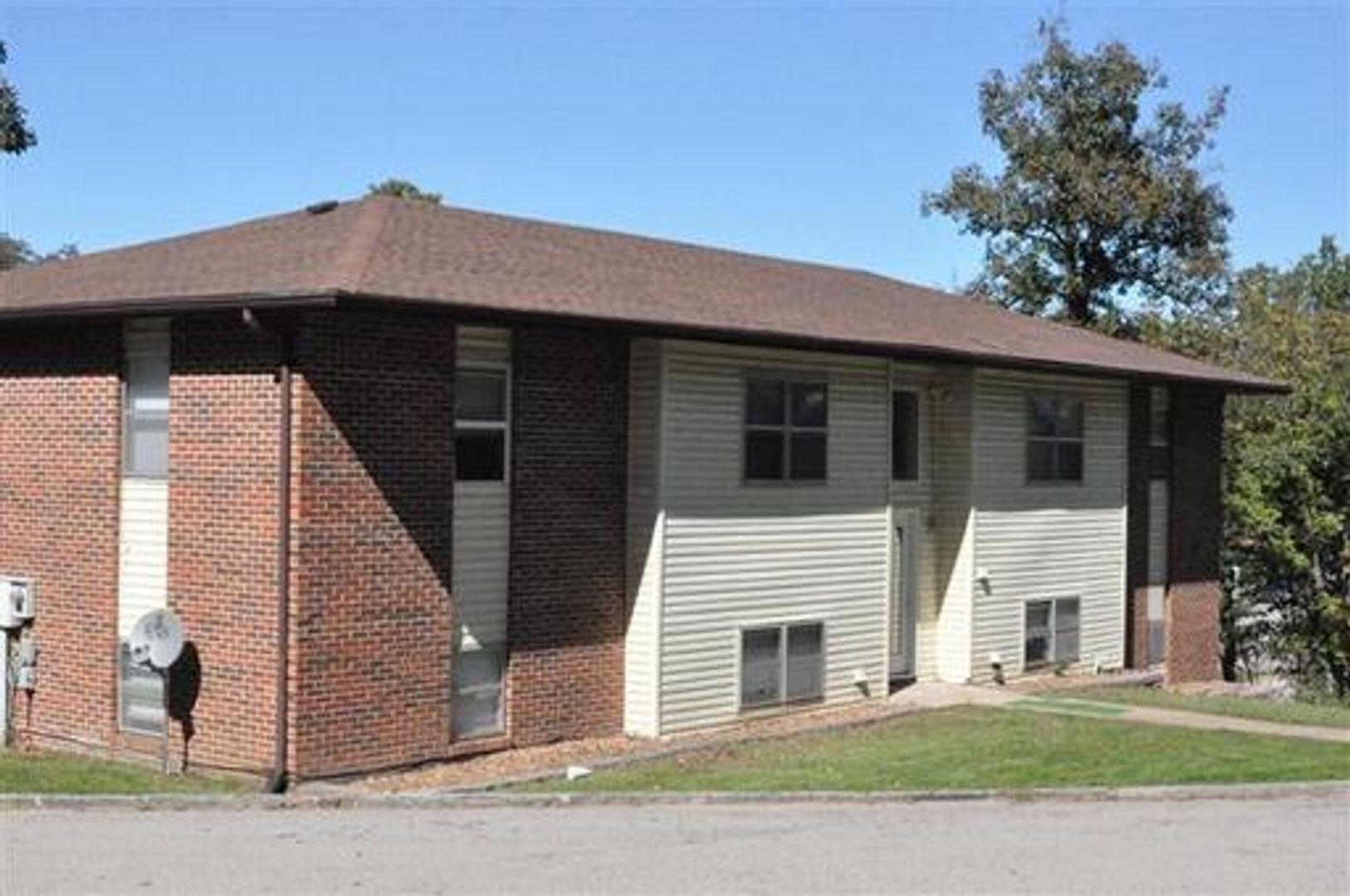 Jefferson City Apartment: 3941 Dewberry Drive