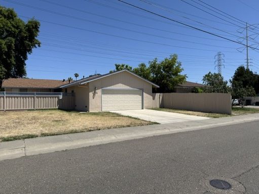 Home for Rent in South Sacramento – photo 1