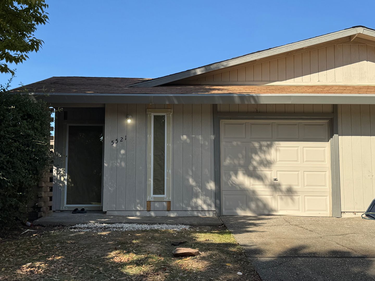 Sacramento Apartment: 5521-5523 Missie Way