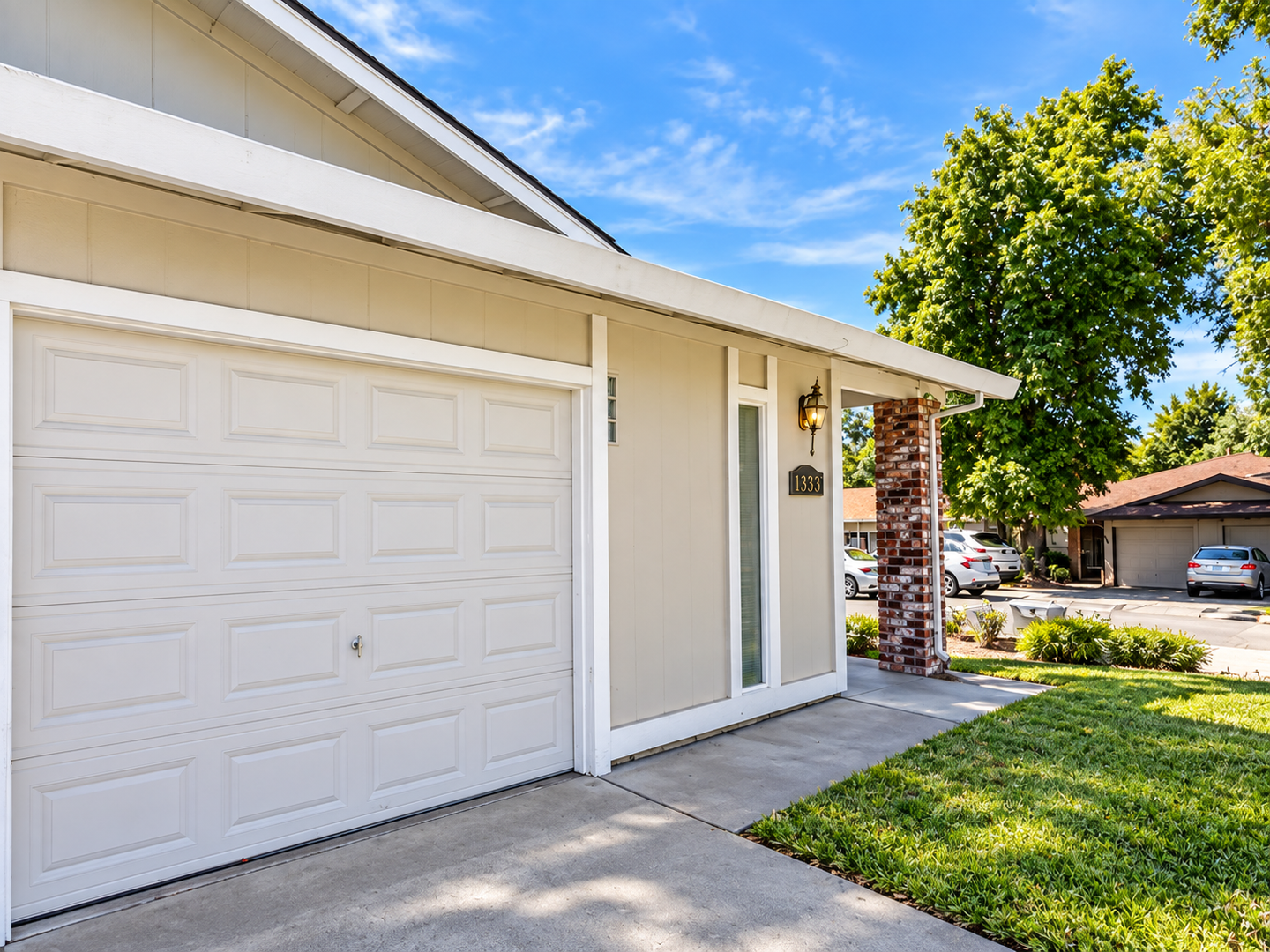 Carmichael Apartment: 5926 Hilltop Drive