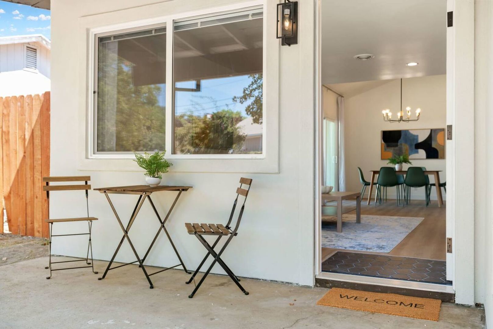 Orangevalle Apartment: 5810 Hazel Avenue