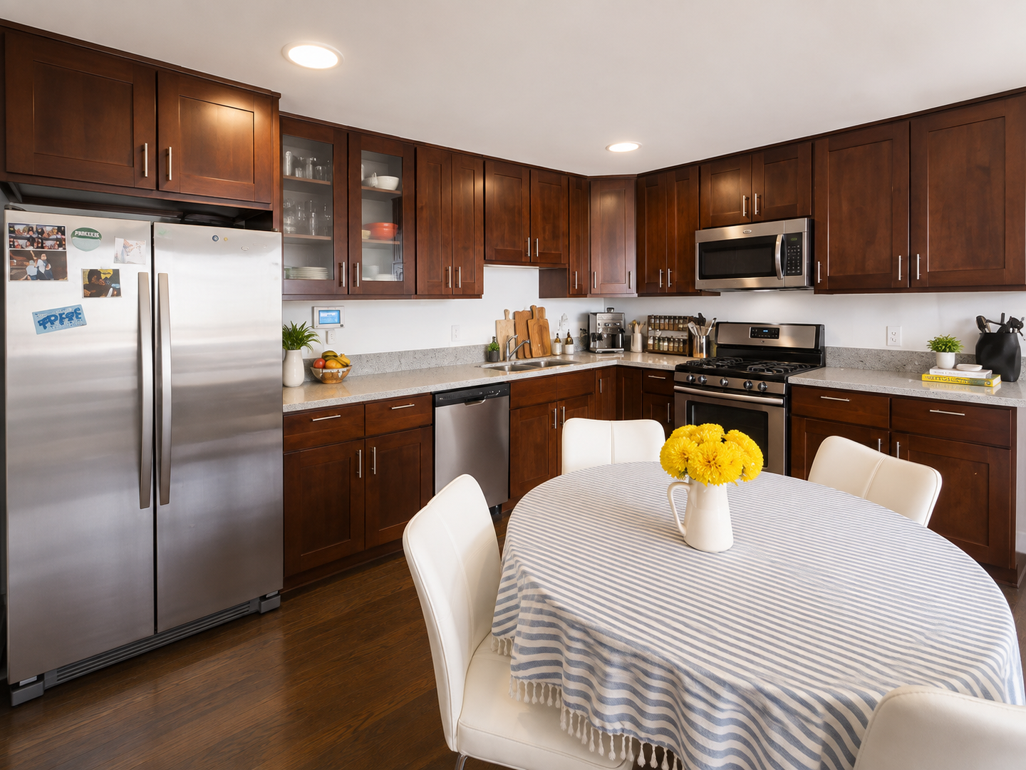 Citrus Heights Apartment: 7517 Saint Philomena Way