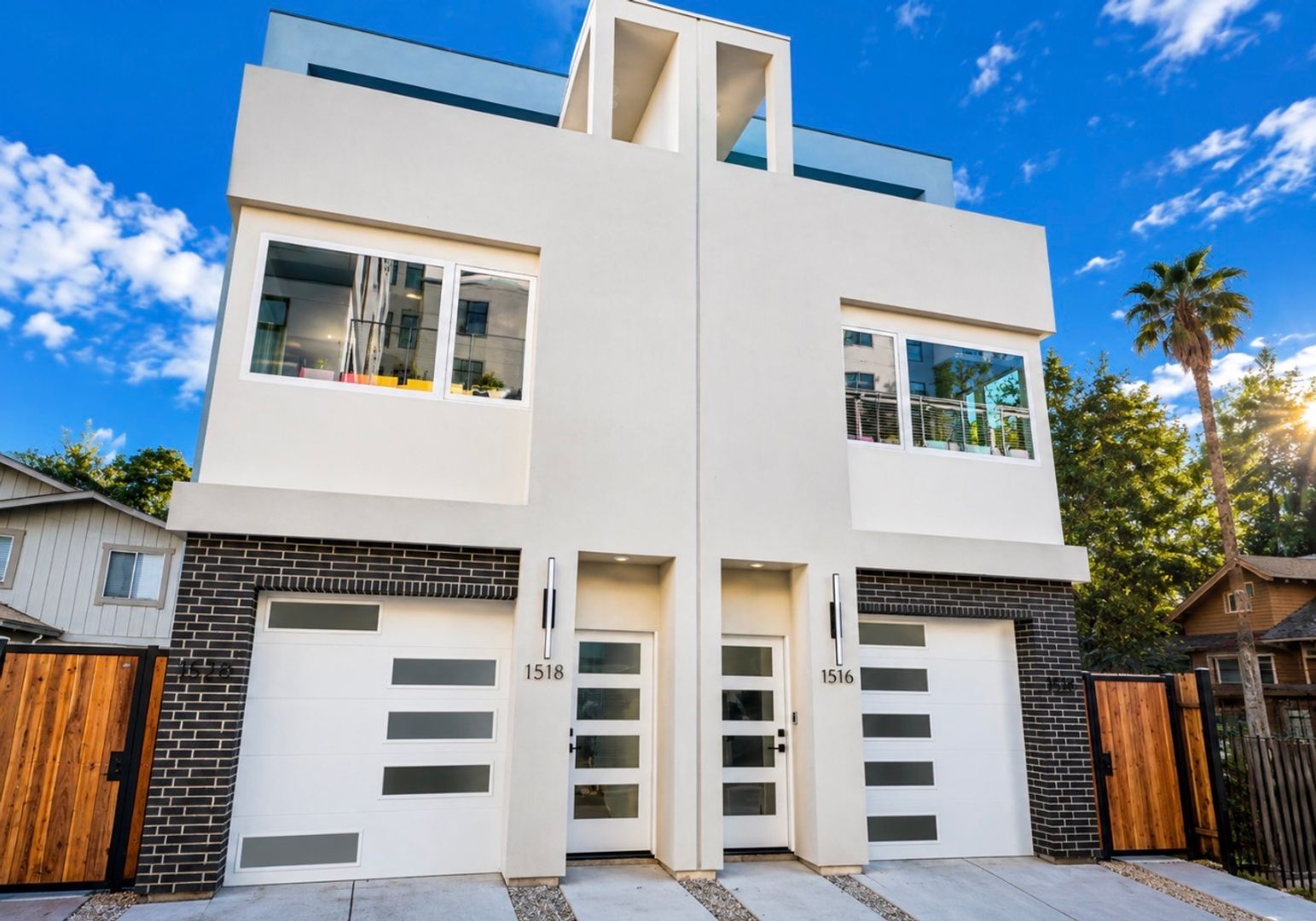 Sacramento Apartment: 1514-1516-1518-1520 Solons Alley