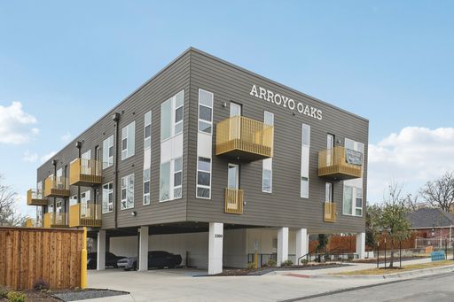 1 Bed 1 Bath Rental at 2300 Arroyo Avenue - 305, Dallas, TX – photo 1