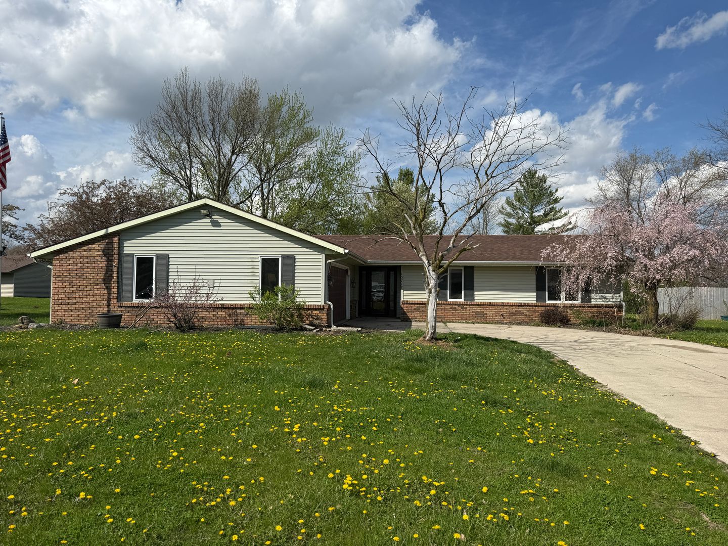 Grabill House: 13717 Ridgeview Ct