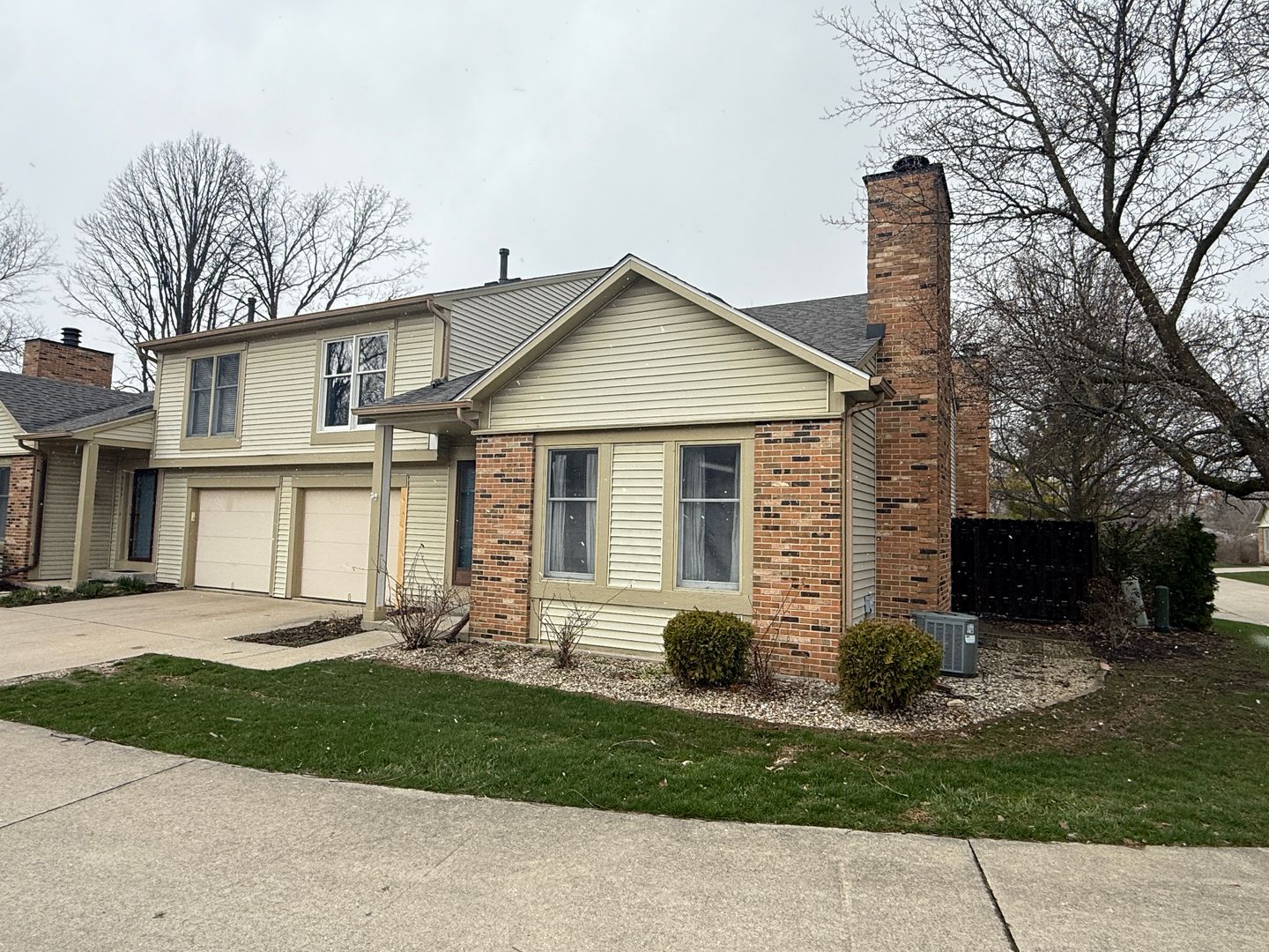 Fort Wayne House: 5123 Pinebrook Dr.