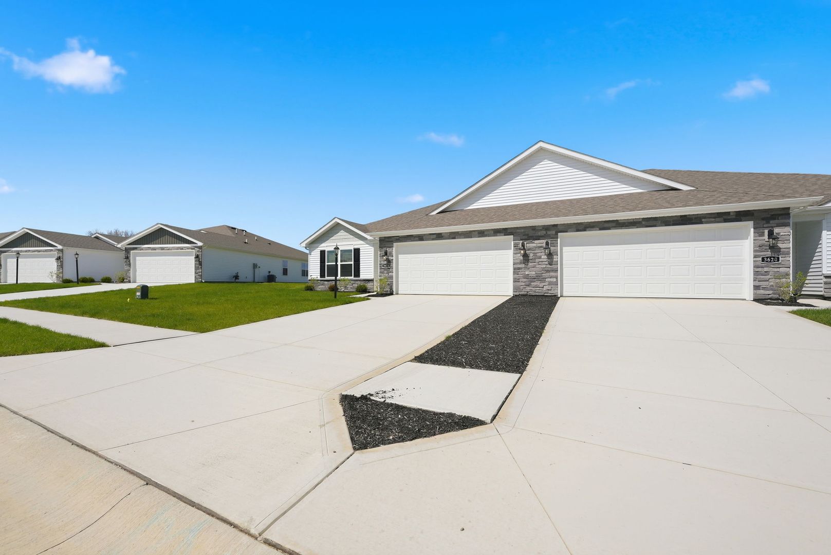 Fort Wayne Apartment: 3782 Thunderhawk Pass